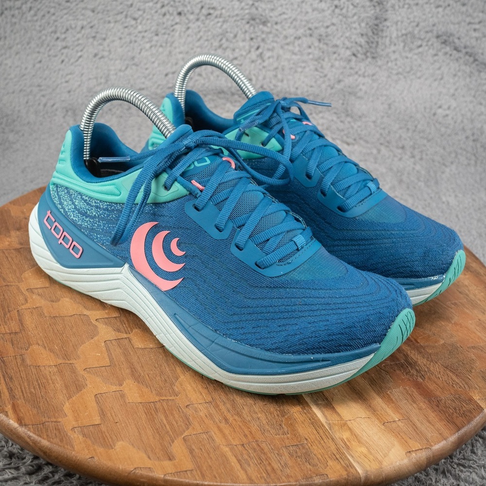 Topo Ultrafly 5 Women's Size 7.5 Running Shoes Blue/Aqua colorway